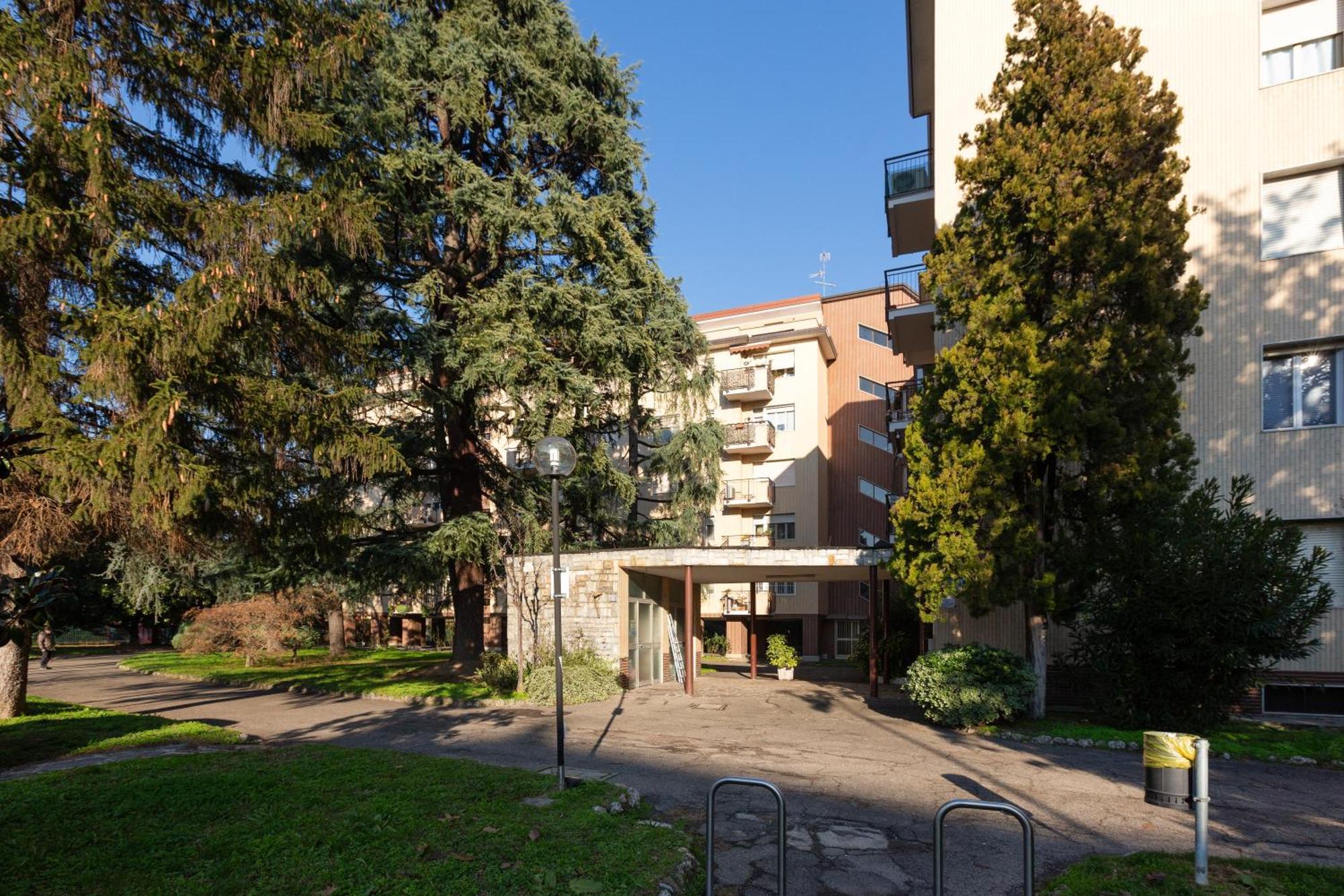 Milan-Linate Apartment With Balcony Milão Exterior foto